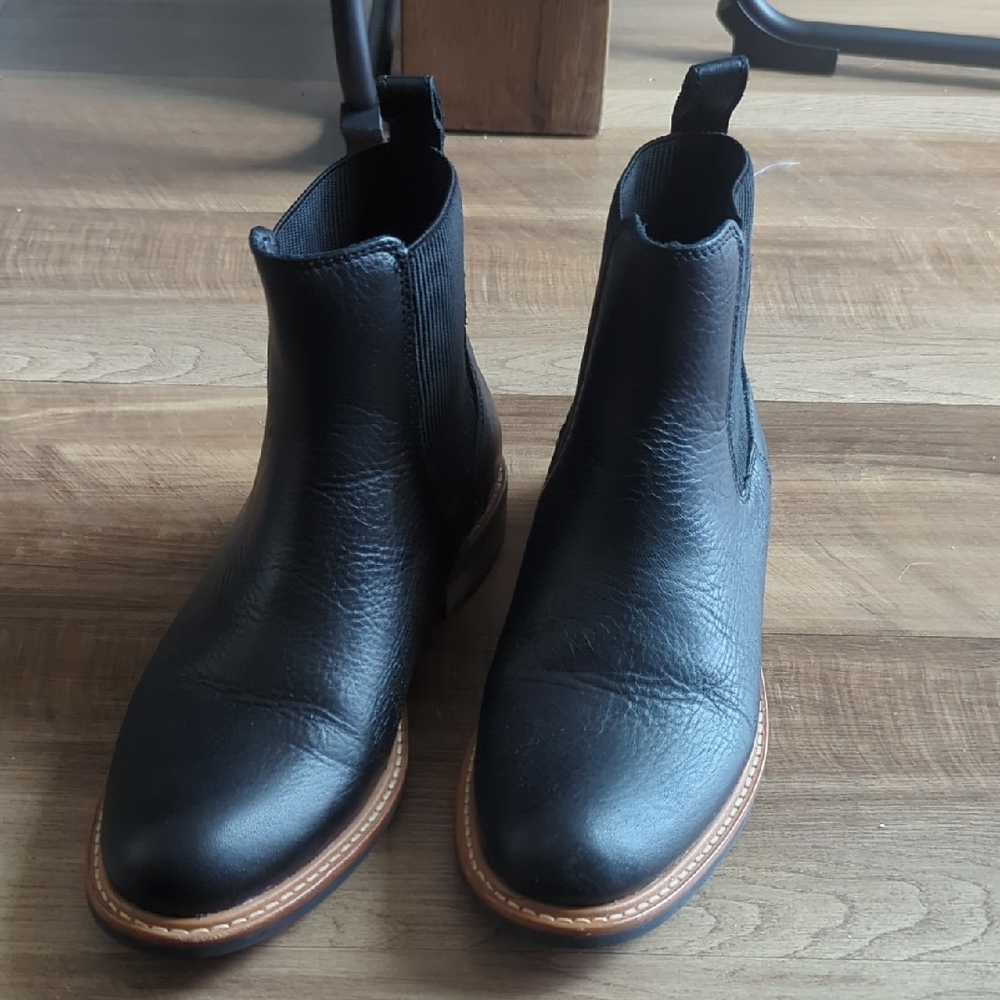 Nisolo Black Leather Chelsea Boots